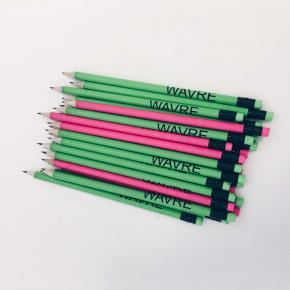 crayon crayons vert rose